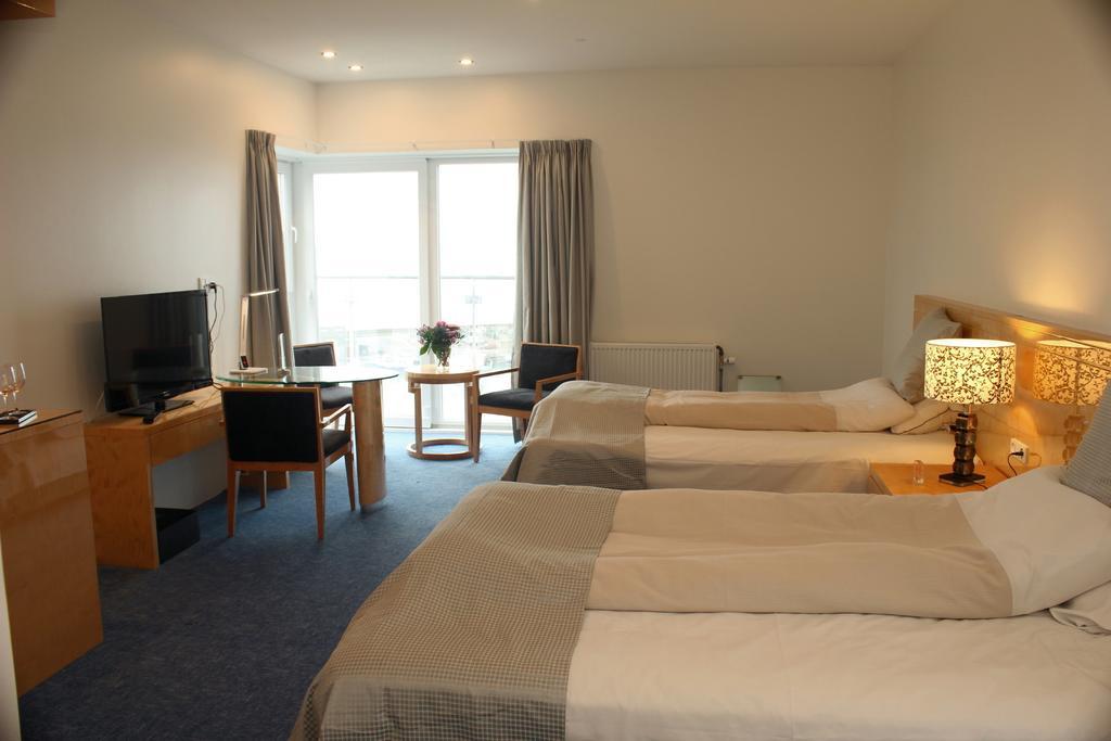 Seafront Hotel เฮียทส์ฮัลส์ ภายนอก รูปภาพ