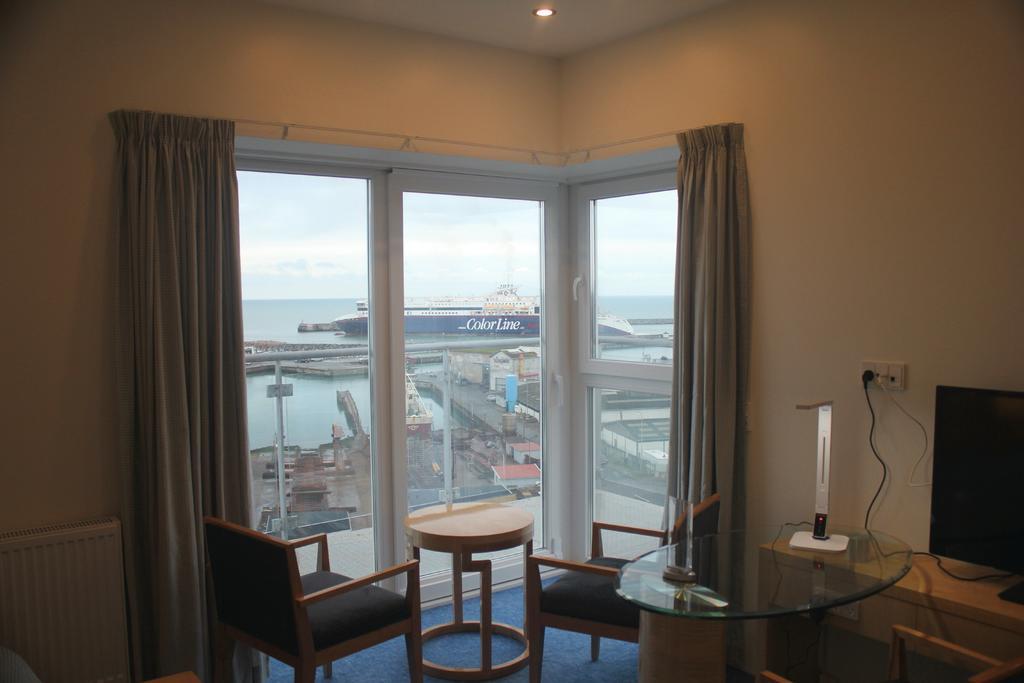 Seafront Hotel เฮียทส์ฮัลส์ ภายนอก รูปภาพ